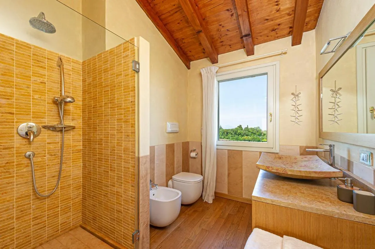 Villa Pratello 加达湖畔帕登赫 0*,